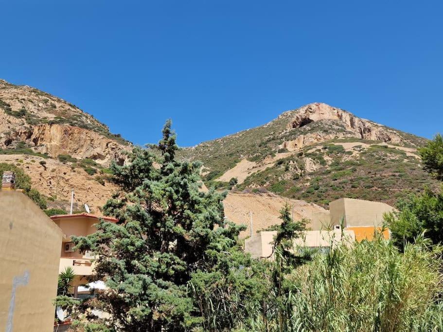 Corallo Bilocale Vista Collina Nebida ภายนอก รูปภาพ
